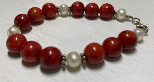 Korallenarmband mit