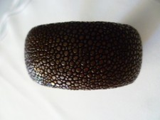 Armreif aus echtem Rochenleder schokobraun