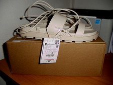 ZARA Sandalen zum Binden