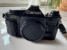Canon AE-1 Program analoge 35-mm-Spiegelreflexkamera schwarz