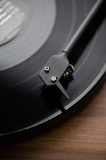 Pro-Ject E1 BT,  mit OM5e