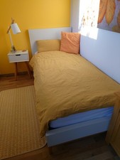 Schickes Einzelbett  90 X 200 cm weiß, Lattenrost, Matratze günstig abzugeben