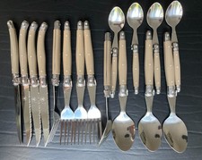 Laguiole Besteck set für vier Personen. Edelstahl mit Polypropylengriffen