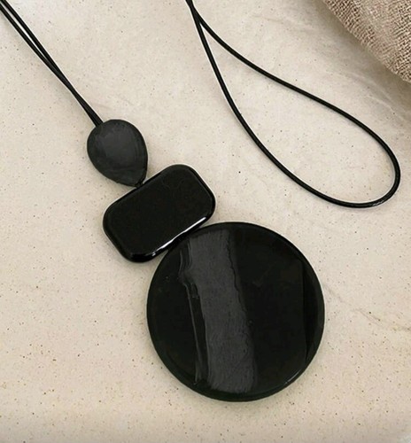 Lange kette mit - lange, anhänger