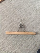 Alter  DDR- Kleiderbügel