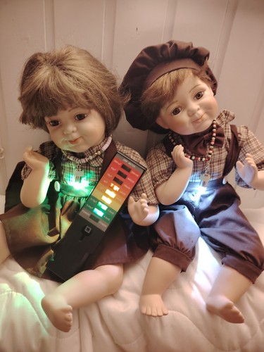 Haunted doll zwillinge - doll,