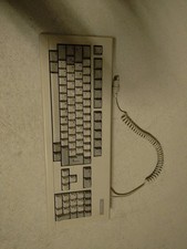 Commodore Amiga 2000 Tastatur Deutsch Original guter Zustand 