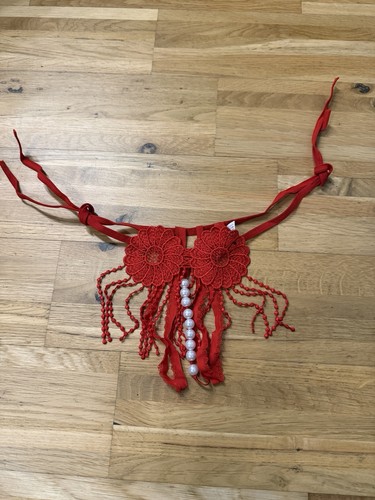 Rot spitze string mit - spitze,