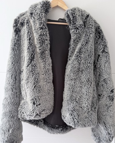 Zara kunstfelljacke größe s - zara,