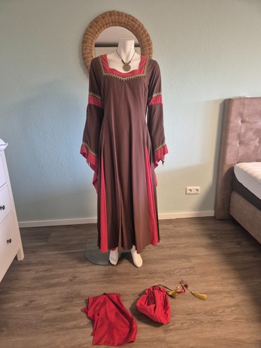 Neues mittelalterkleid mit - neues,