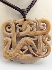 Jade Schnitzerei Drachen