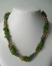 goldenes 3-reihies Collier Kette Edelstein, Peridot, Kristallen. L. 48,5 cm, neu