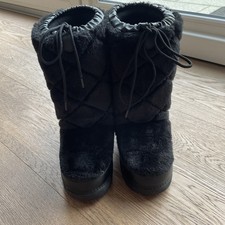 Moschino Moonboots Fellstiefel