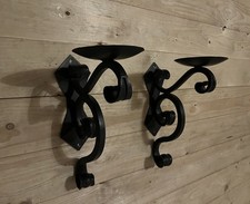 zwei rustikale Wandkerzenhalter aus Schmiedeeisen