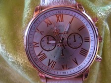 ELEGANTER CHRONOGRAPH-DAMENARMBANDUHR, in ROSE-VERGOLDUNG, EDEL, sehr SCHICK
