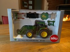 Siku Farmer 1:32 John Deere 6520 Hoftraktor-Set Agritechnica 2005 Schlepper