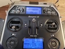 Graupner MC-20 HoTT Fernsteuerung inkl. Carbon Senderpult