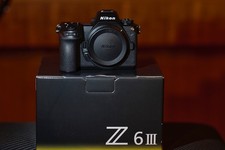 Nikon Z6 24.5MP Digital Camera - Schwarz (Nur Gehäuse)