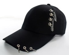 BASECAP GEPIERCT MIT KETTEN UND RINGEN HUT WINDDICHT STAUBDICHT BASE KAPPE CAP