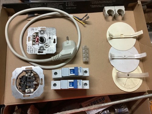 Konvolut elektromaterial - elektromaterial,