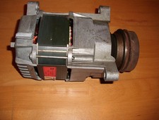 Waschmaschinenmotor mit Fliehkraftkupplung und Getriebe