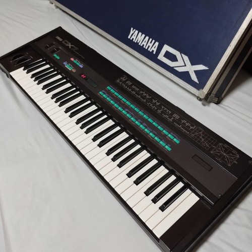 Yamaha dx7 digital - fm,