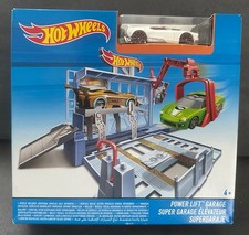 Hotwheels power lift garage - power,