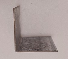 Stahl Winkel Verzinkt Breit 16cm. Schenkel A und B Länge 10cm. Dick 3 mm 