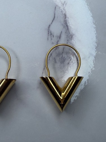 Louis vuitton essential - essential, v