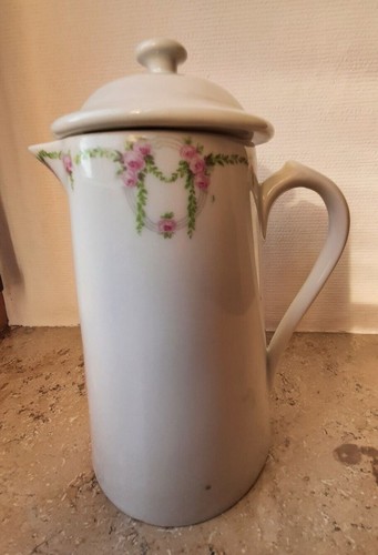 Kleine teekanne mit - teekanne, deckel