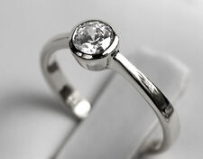 ECHT WEIßGOLD *** Ring Zirkonia Solitär, Größenauswahl