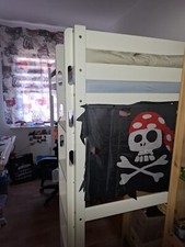 Hochbett 90x200 cm mit neuer Matratze ind neuem Lattenrost, Weiß, Holz 