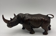 Großes Bronze Nashorn –