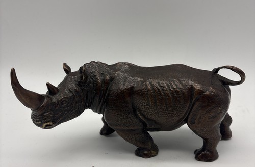 Großes bronze nashorn - großes,