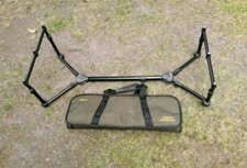 Fox Evolution Quattro Pod 3-Rod Buzzer Bars Rod Pod Rutenauflagen mit Tasche Bag