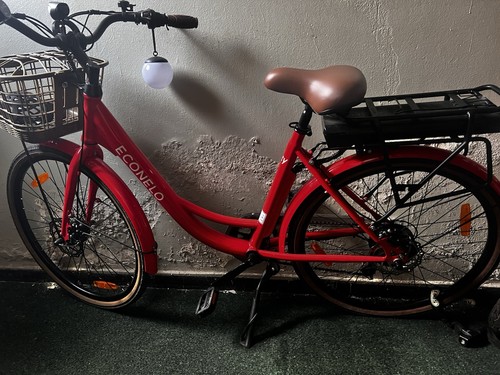 Neues bike original - e-bike, verpackt