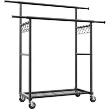 Kleiderständer mit Rollen –