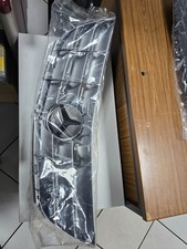 Kühlergrill Mercedes Teilenummer: A1698800883