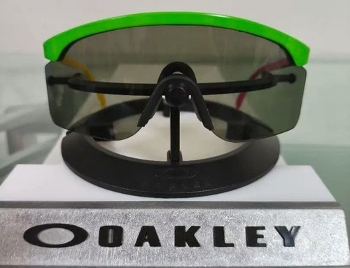 Oakley razor blade - razor,