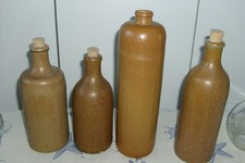 4 lasierte Steingut/Steinzeug Flaschen