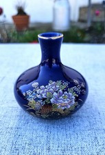 Kleine porzellan vase in - porzellan-vase,