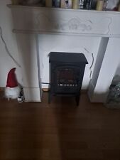 Kaminofen mit Umrandung