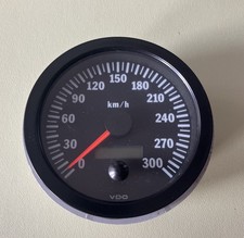 Morgan Plus 8 Tacho (300 km/h)