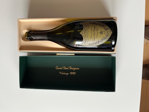 Leere dom perignon - perignon, flasche