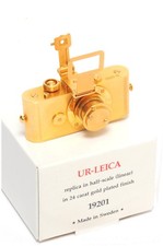 Ur-Leica w. Finder replica in 24 carat gold plated in half scale made in Sweden