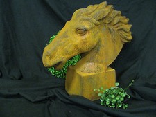 Neu !! Großer Pferdekopf Pferdebüste Sockel Pferd Eisen