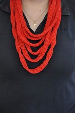 Stricklieselkette Rot aus Schulgarn