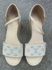 Louis Vuitton Keilabsatz Sandalen blau LV Logo,weiß, Knöchelriemen  Größe 39