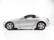 1:18 Welly 12550 Mercedes Benz SLK Silber Dealer Edition B515