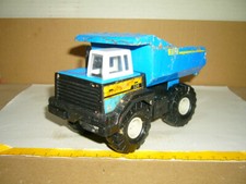 Maisto Dumper, Kipper, blau, 0,261 kg, Motor defekt, eine Achse fest, 11-22 Zust